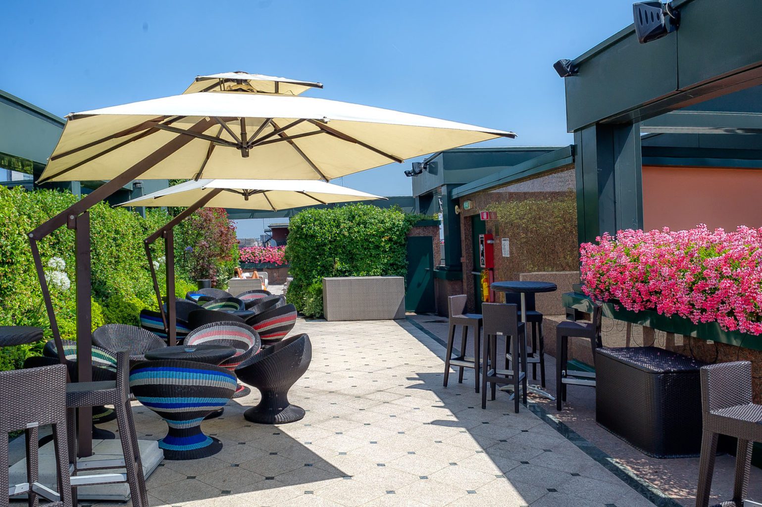 Poggesi Cantilever Umbrellas Outdoor