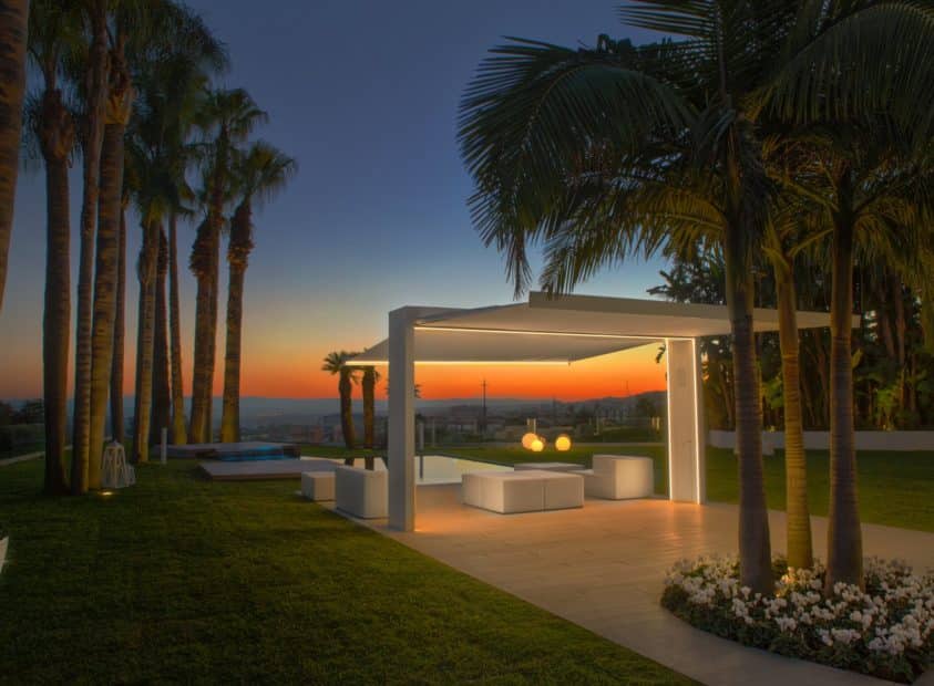 Outdoor Pool Umbrellas