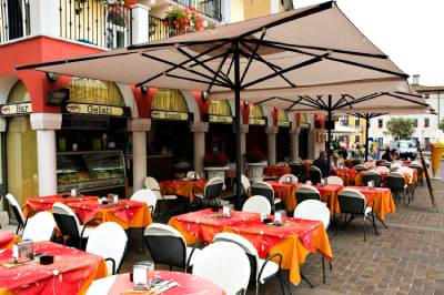 Attracts new customers