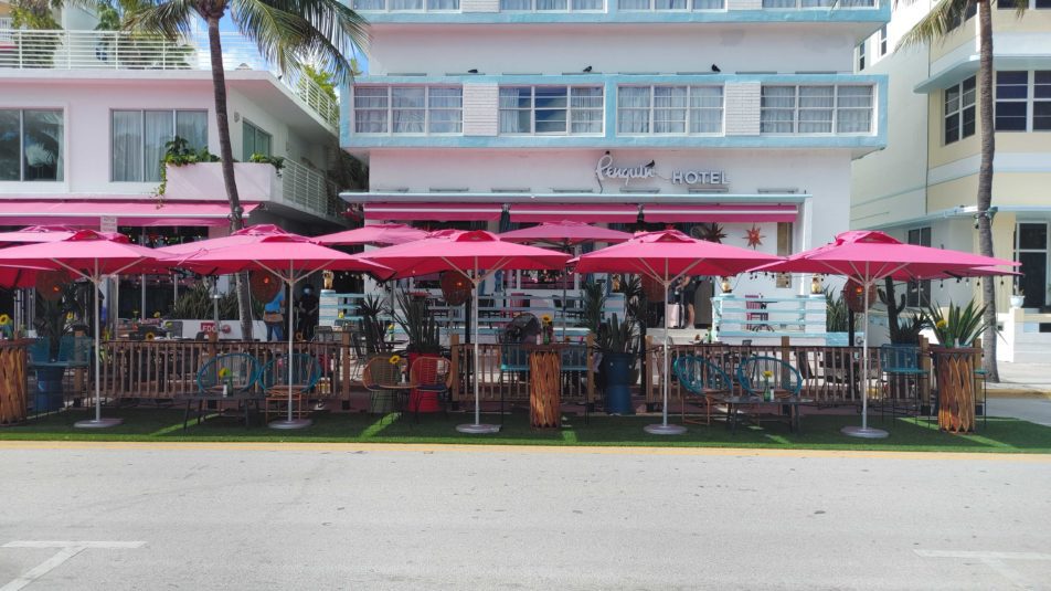 Outdoor Restaurant Umbrellas