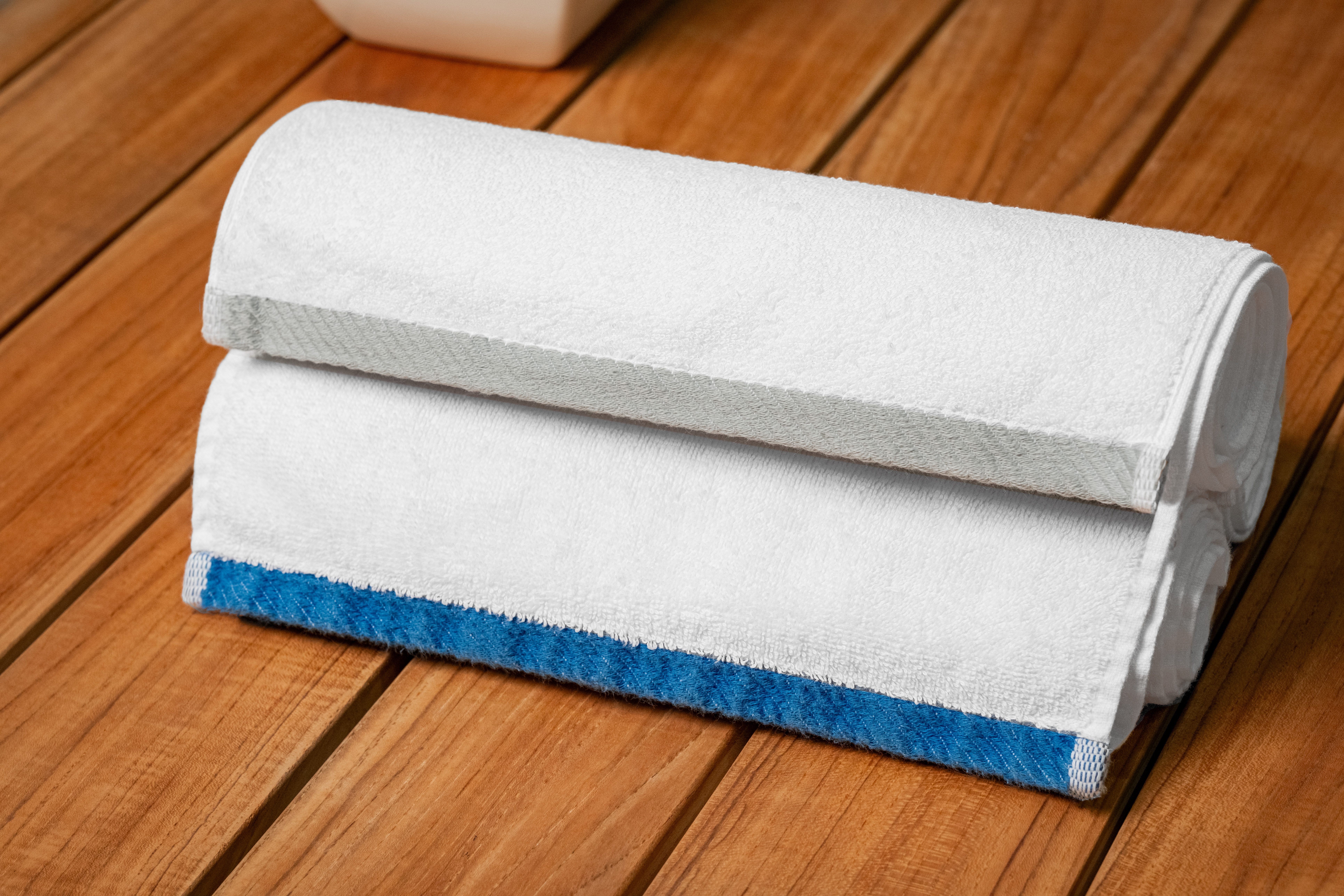 Experience ultimate comfort with Poggesi's Basics Collection Fitness Towels - the perfect blend of luxury and functionality for your workout sessions.