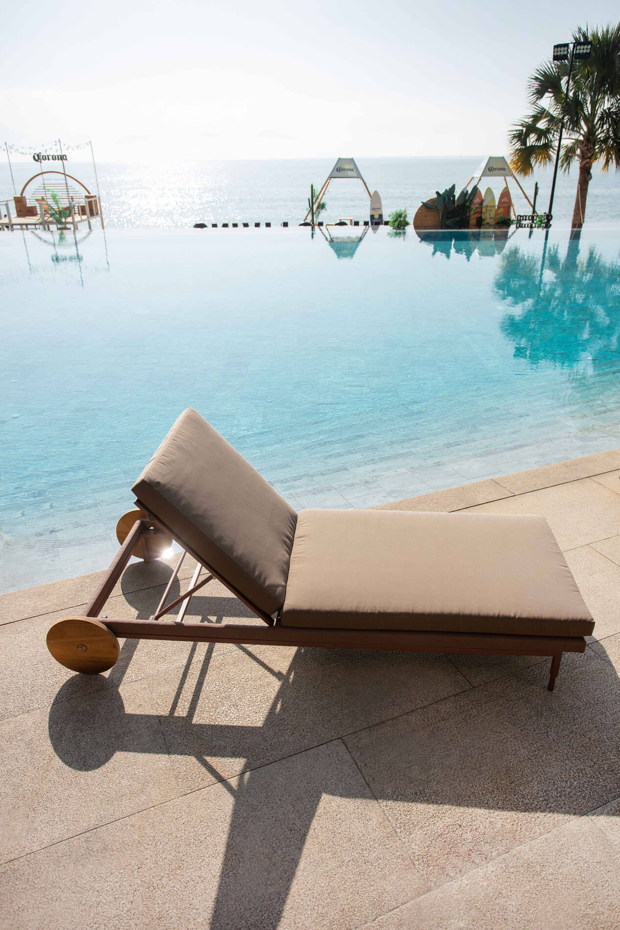 Poggesi Eden Lounger - The epitome of ultimate comfort and style for your leisure moments.